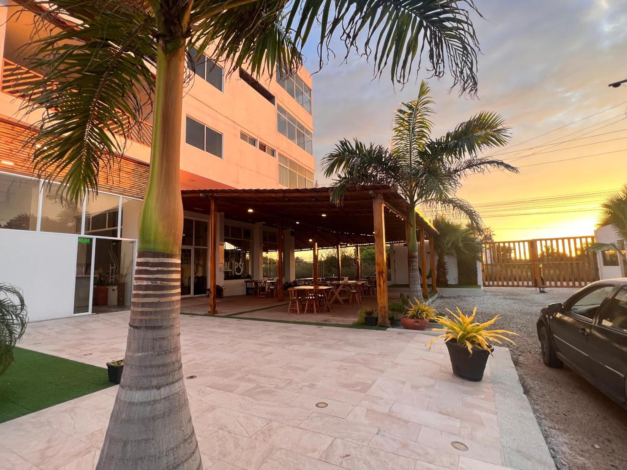 Ohana Beach Hotel Playas Exteriör bild