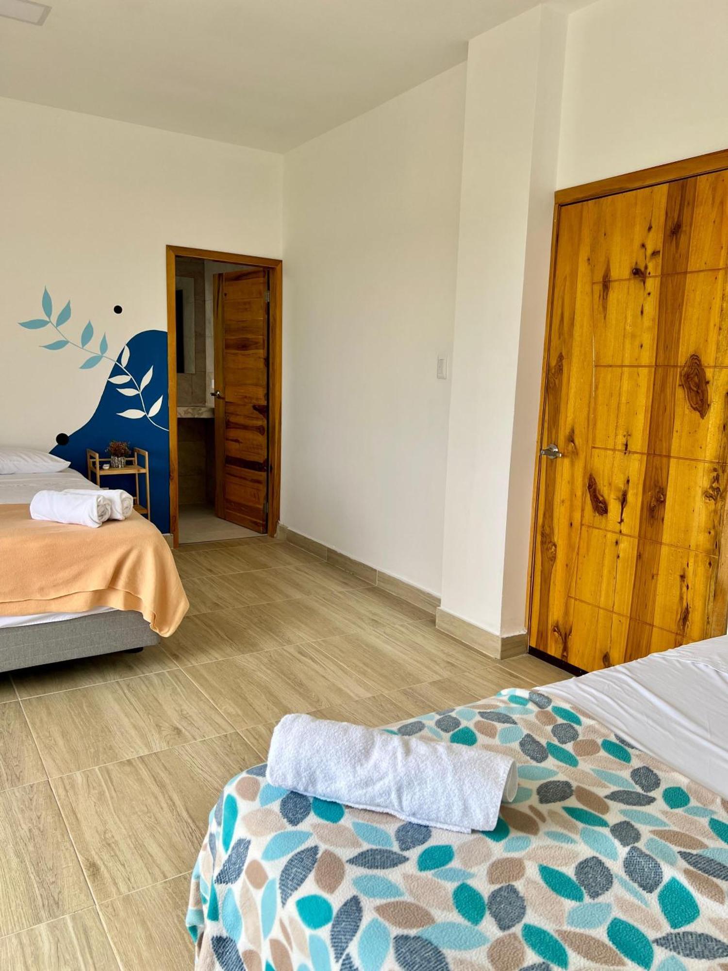 Ohana Beach Hotel Playas Exteriör bild