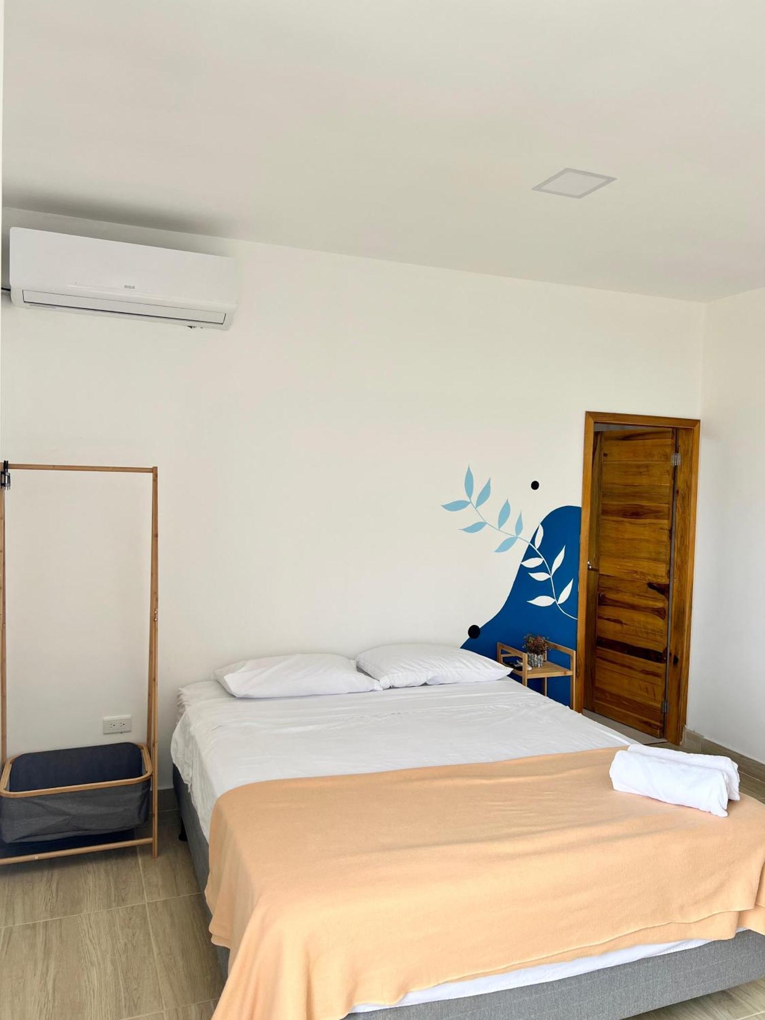 Ohana Beach Hotel Playas Exteriör bild