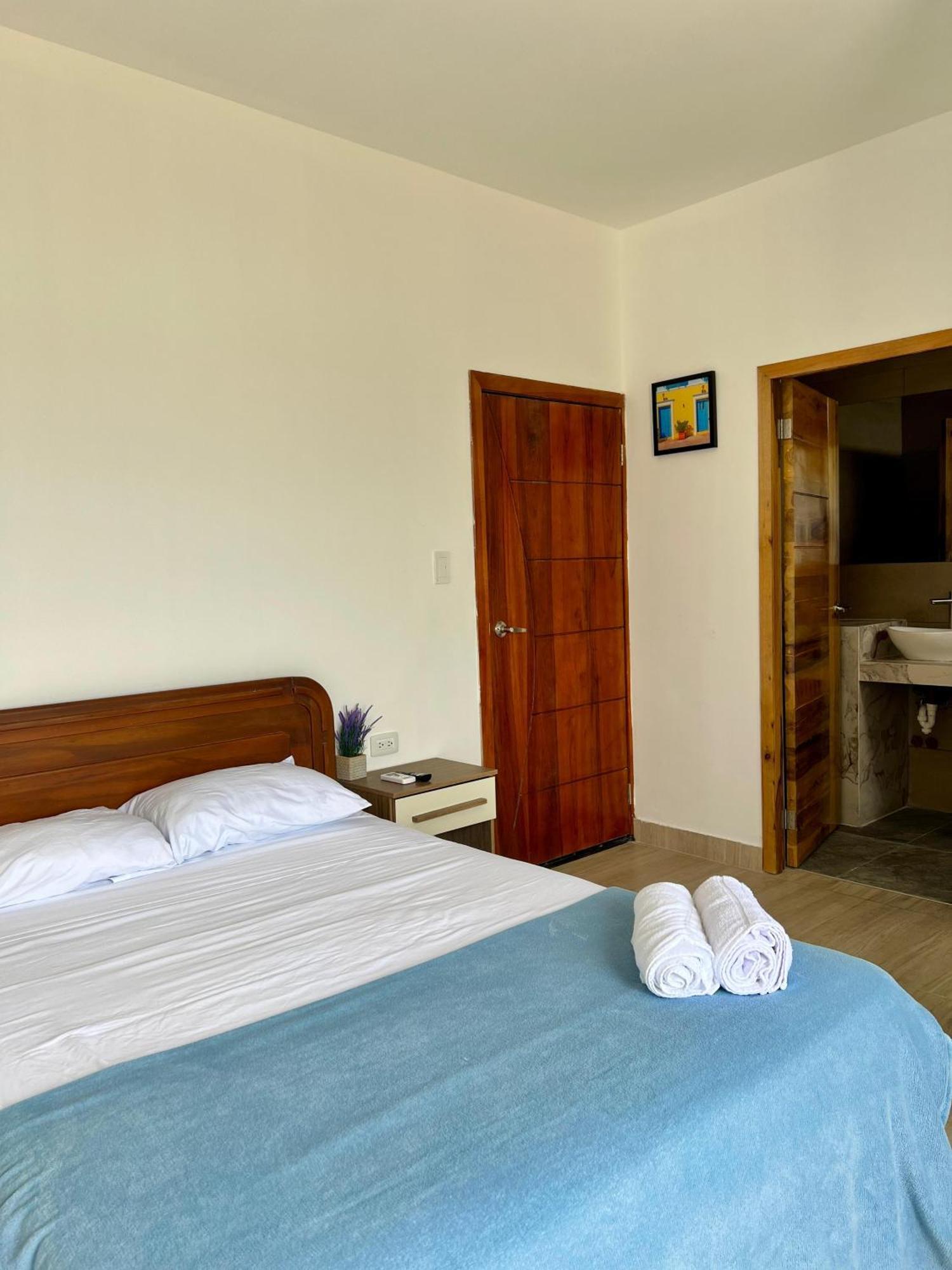Ohana Beach Hotel Playas Exteriör bild