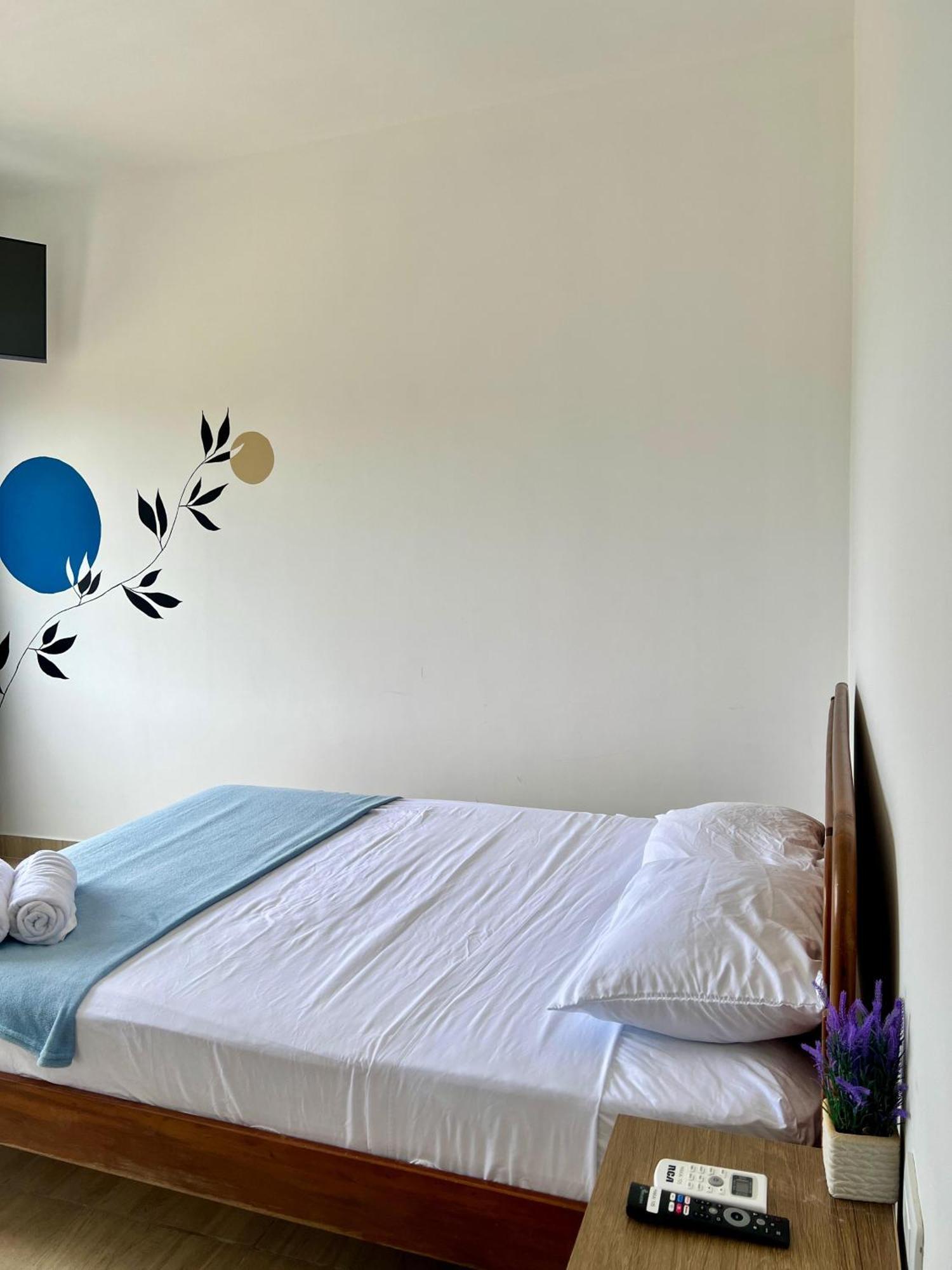 Ohana Beach Hotel Playas Exteriör bild