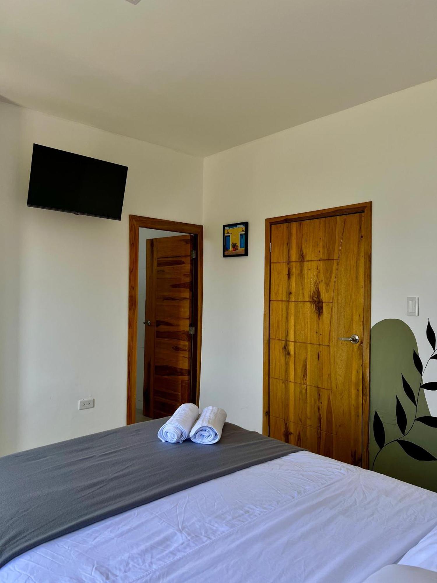Ohana Beach Hotel Playas Exteriör bild